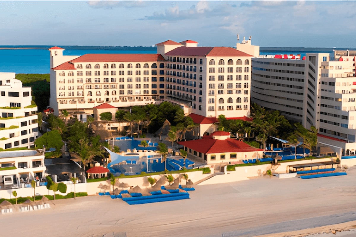 GR Solaris Cancún