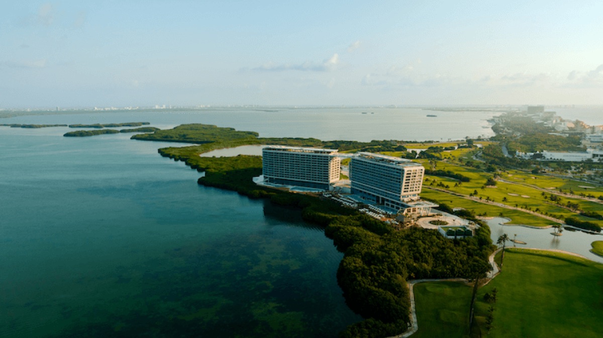 Hyatt Vivid Grand Island